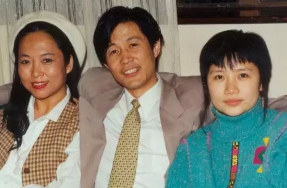 有没有当年李娜出家剃度视频,李娜出家后的青藏高原