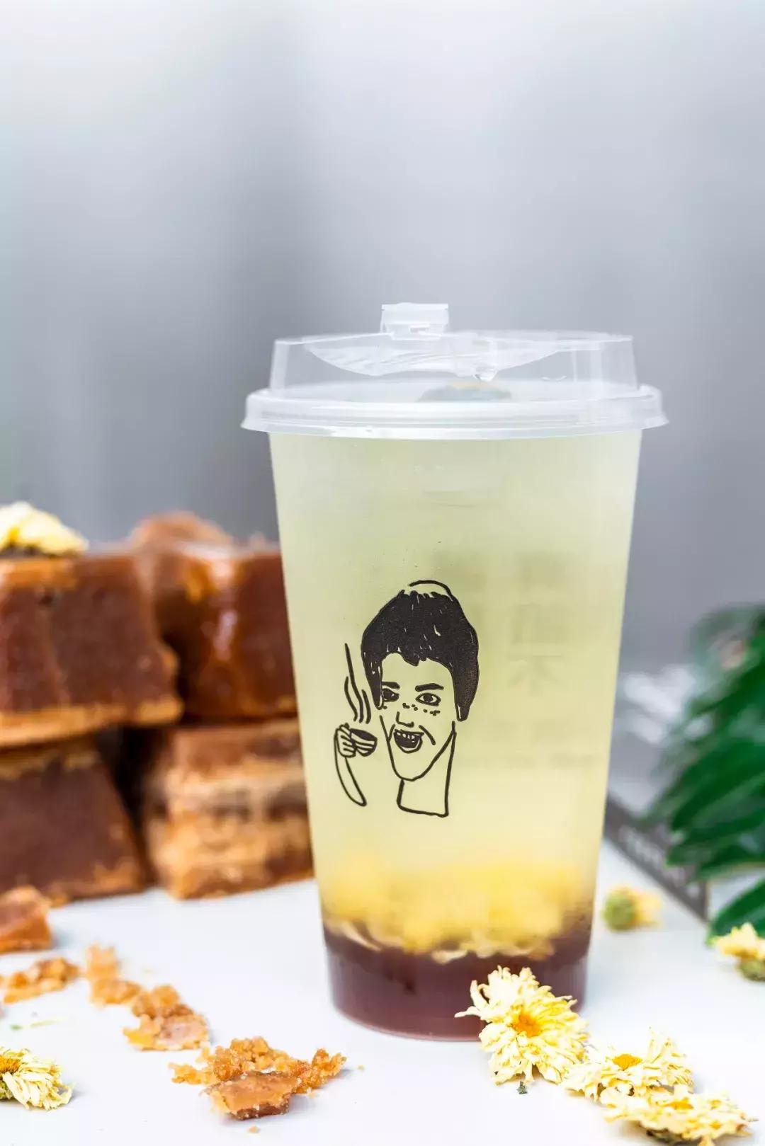 火爆台湾的“丑丑奶茶”首现厦门，拿着5分钟竟被搭讪10次……