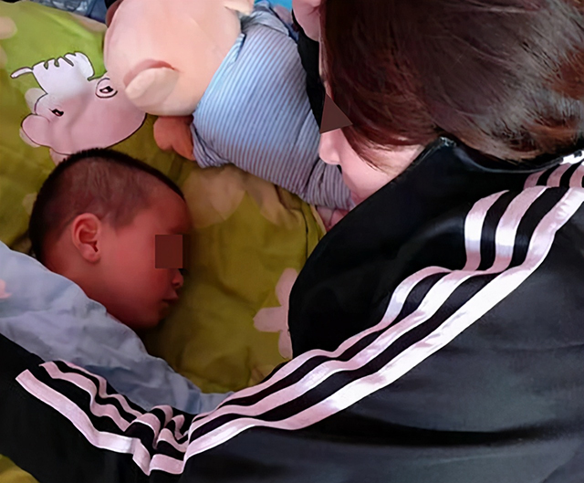 孩子睡觉有特殊嗜好,孩子睡前有小癖好