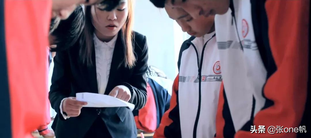 红河黄冈实验学校最近的视频,红河黄冈实验学校能走读吗