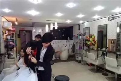 我们都是土生土长的农村娃,我们都是湖北人