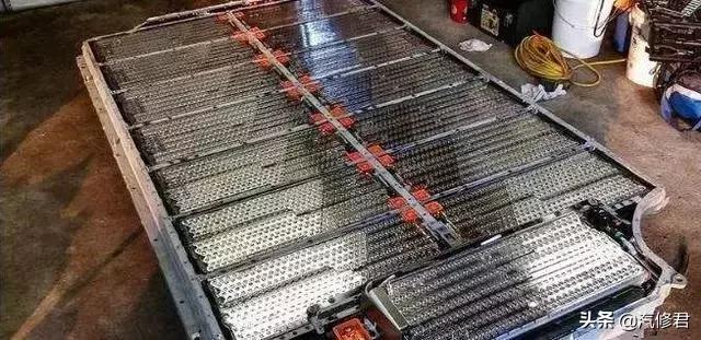 7万人民币开走法拉利！中国最神秘的4大汽配城，豪车50块一斤