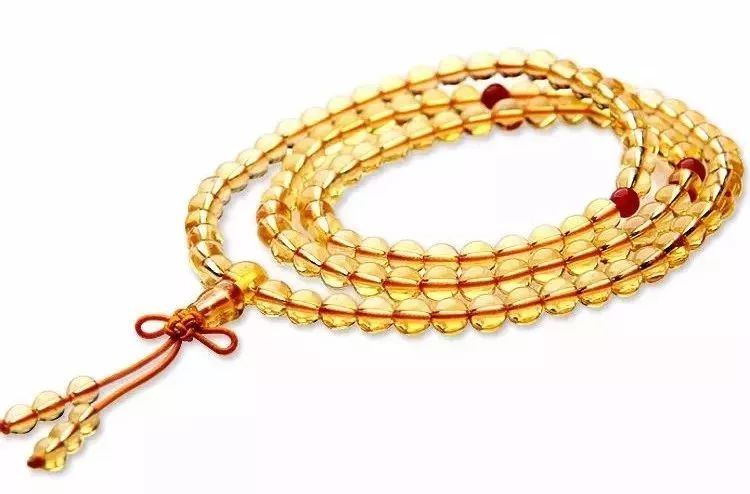 本命年右手戴什么水晶,本命年要戴什么在手上