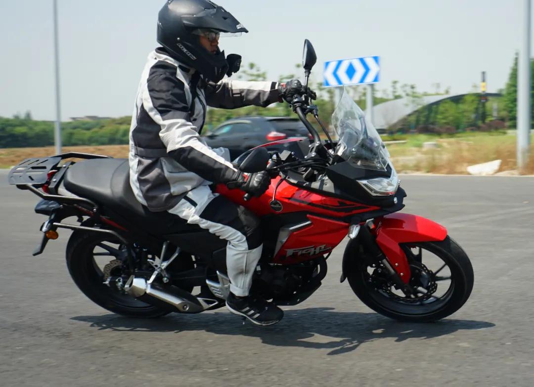 胖虎试驾：新大洲本田CBF190X终于不再是街车换壳了