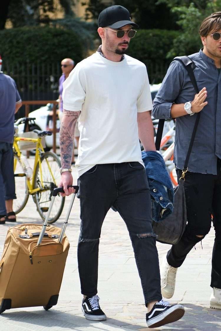 牛仔裤大t怎么穿出来好看,牛仔裤白t穿法