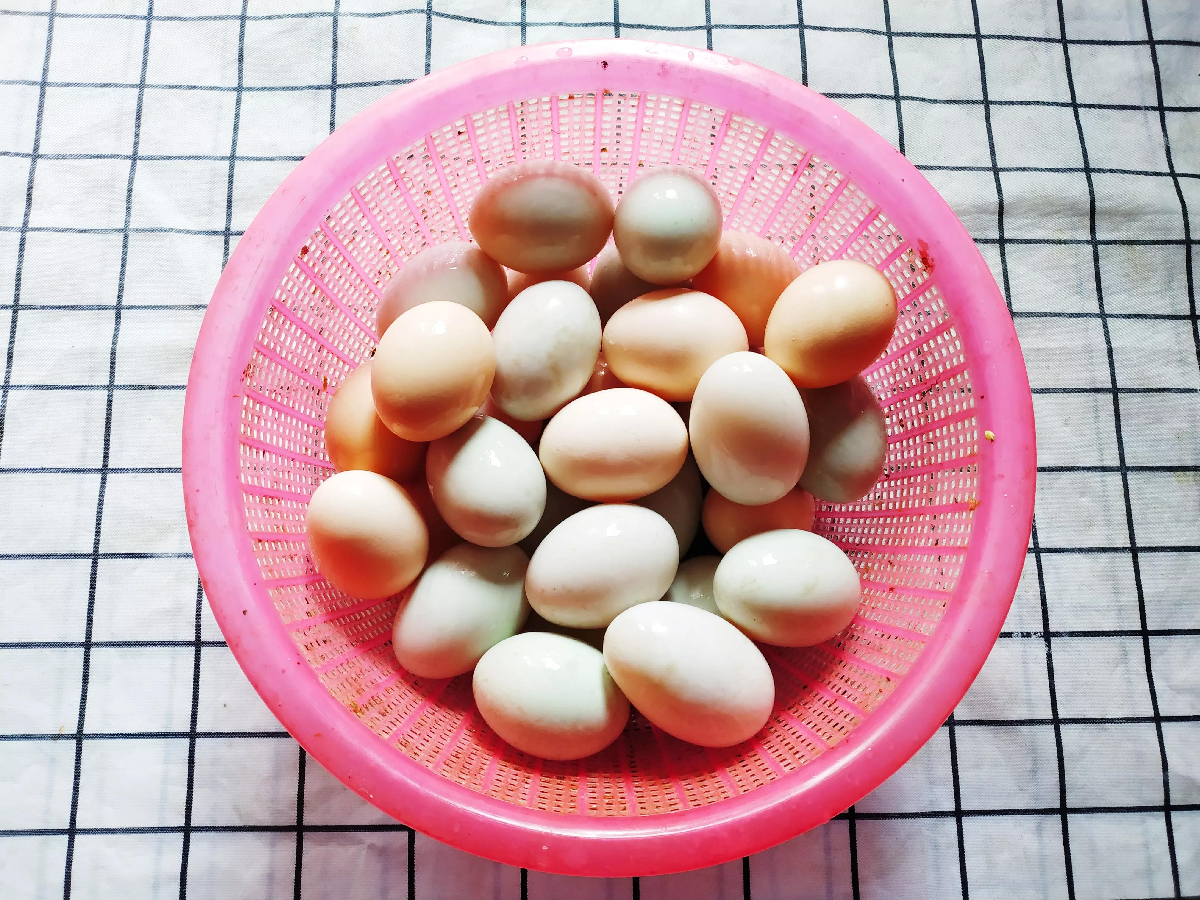 腌鸭蛋流油的方法秘方,奶奶50年腌咸鸭蛋的秘方