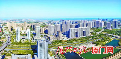 披荆斩棘勇登高峰,披荆斩棘勇敢攀登未来可期