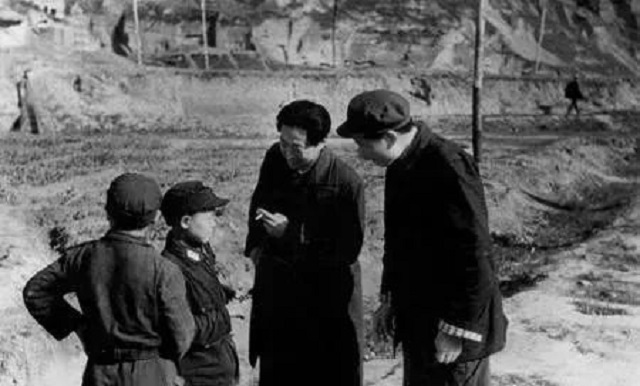 1951年,江西一农妇收到一封毛主席来信:怀仁堂招待会敬请光临