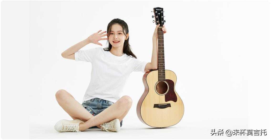 如何选择一把初学入门吉他,30天入门1年进阶民谣吉他