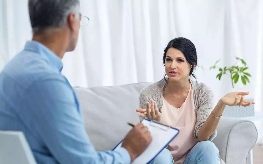 备孕期月经提前一周怎么回事,备孕的那些事