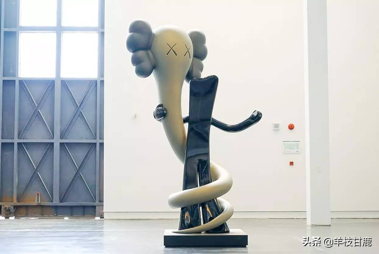 优衣库联名kaws遭疯抢,优衣库与kaws联名还会有吗