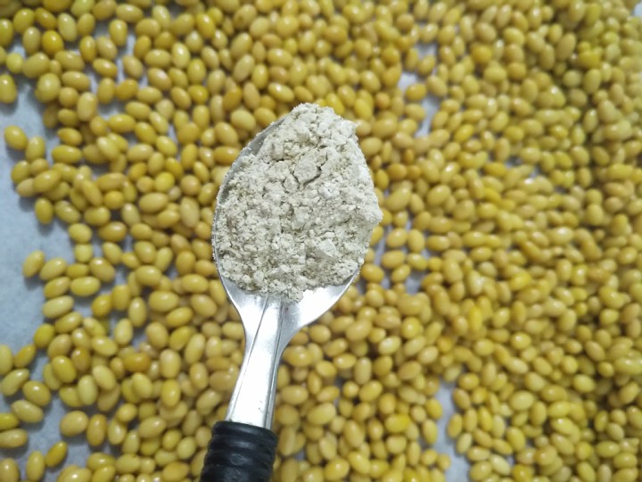 黄豆怎么成酱油,黄豆应该怎么弄才能变成豆芽