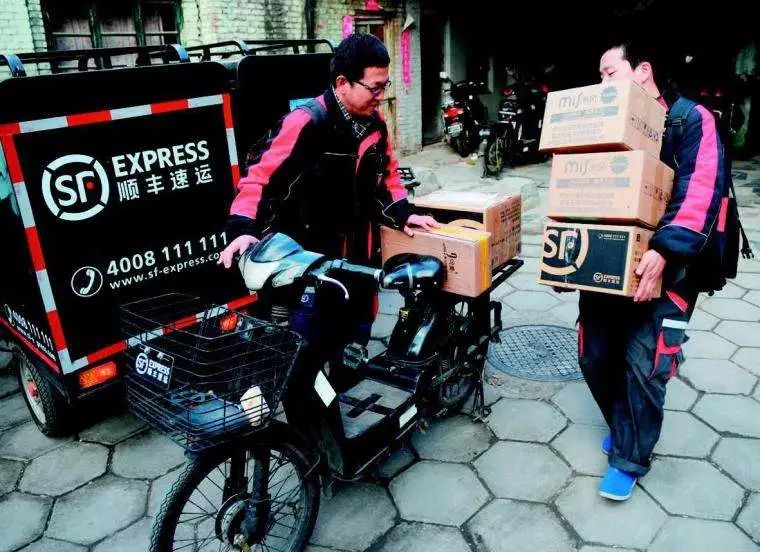 顺丰董事长王卫的管理之道,顺丰总裁王卫维护快递小哥