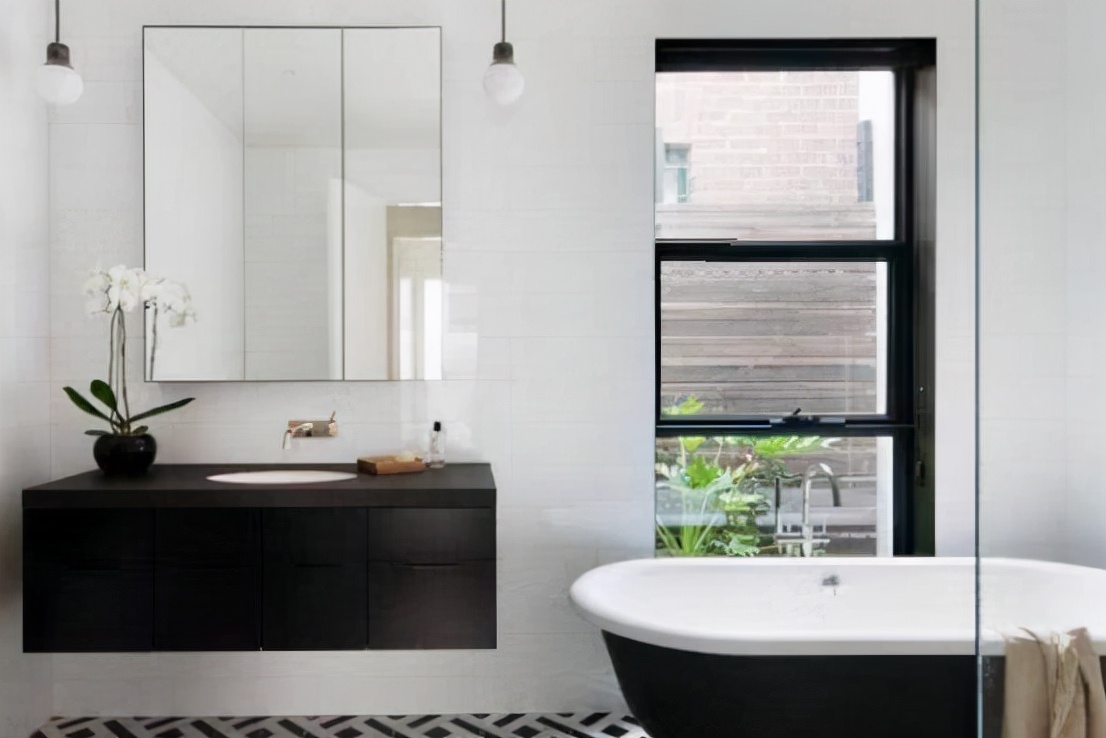 电热水器水一会热一会凉怎么回事,电热水器水凉得快怎么办