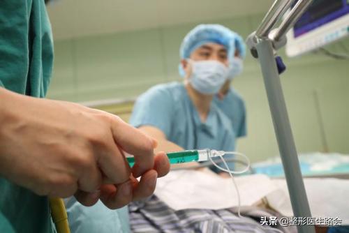 眼综合加鼻综合局麻还是全麻,鼻综合局麻和全麻哪个更肿胀