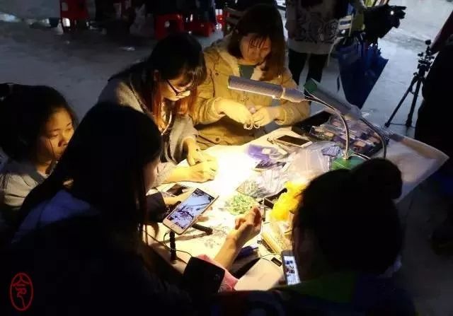 直播玉石卖货的是真的假的,玉石直播利润真有那么大吗