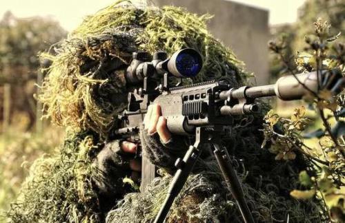 *击狙**手如果被俘会有什么下场？魔鬼般待遇，普通人一分钟都受不了