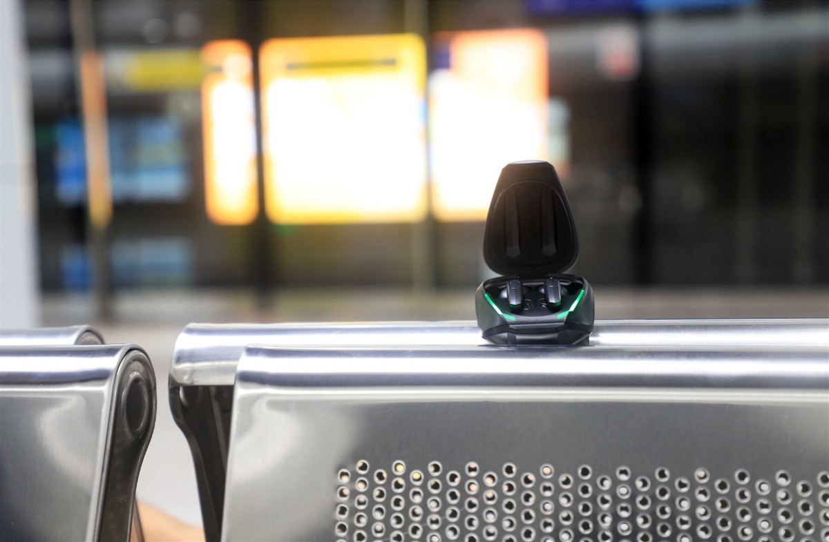 游戏玩得更爽，专业电竞芯片加持，奥恳ES07游戏耳机给你更好答案