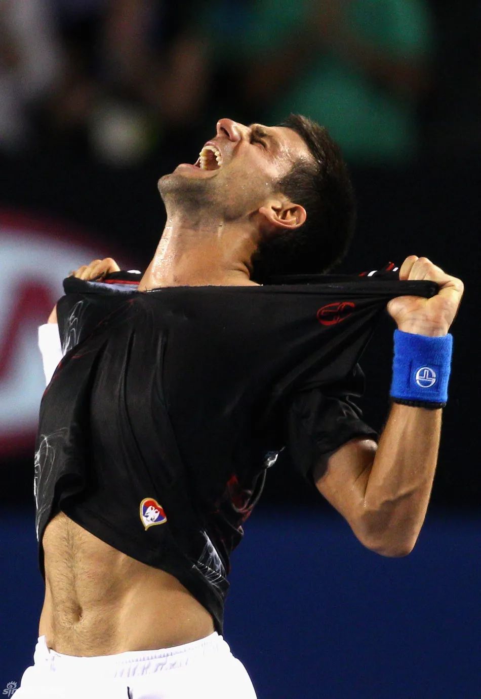 德约科维奇成为草地王者的原因,德约科维奇时隔三年亮相日场比赛