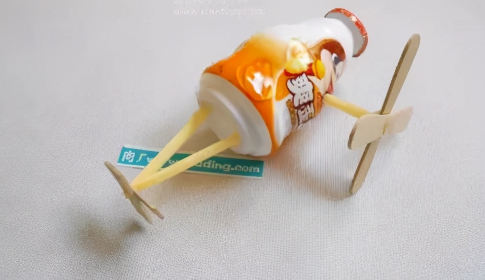 手工会飞的飞机制作幼儿园,会动的飞机制作手工幼儿园