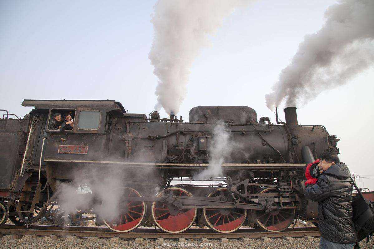 瓦特发明蒸汽机的故事讲解,蒸汽机的改良者是爱迪生还是瓦特