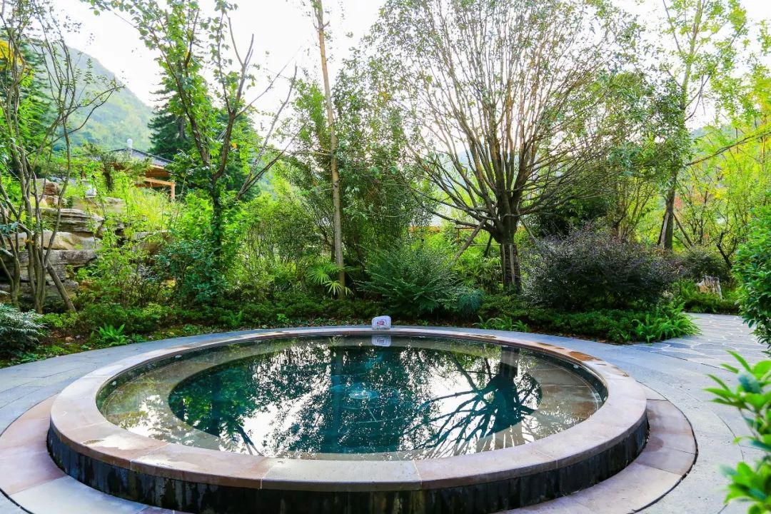 黄果树柏联温泉酒店是几星级酒店,黄果树柏联酒店在景区内怎么进去