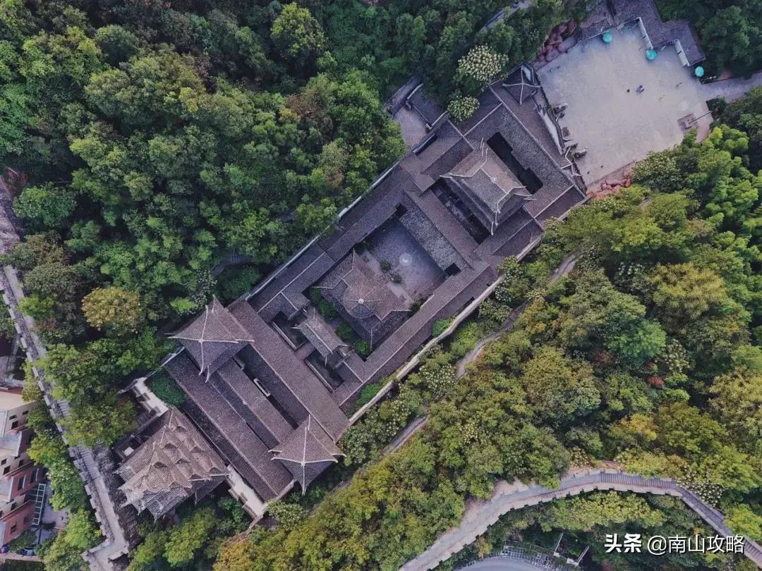 8月避暑推荐 (七月避暑人少的地方)