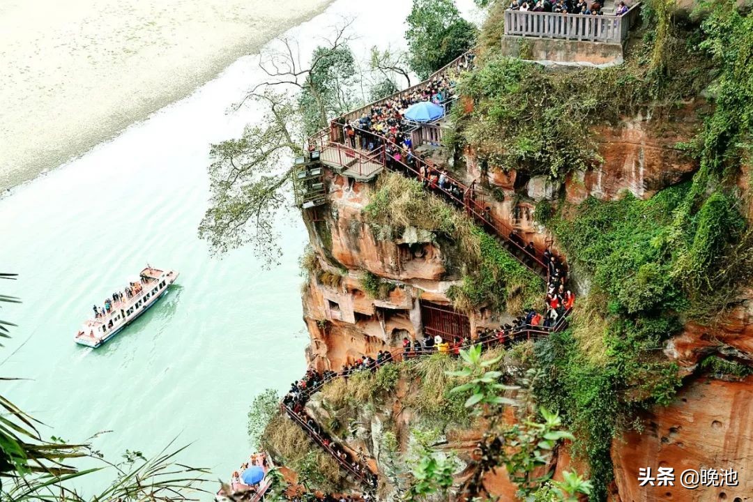 足球专访视频,足球采访时的视频