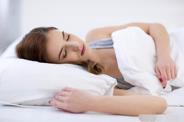 孕期左侧卧正确睡姿,孕期左侧睡会不会睡偏了