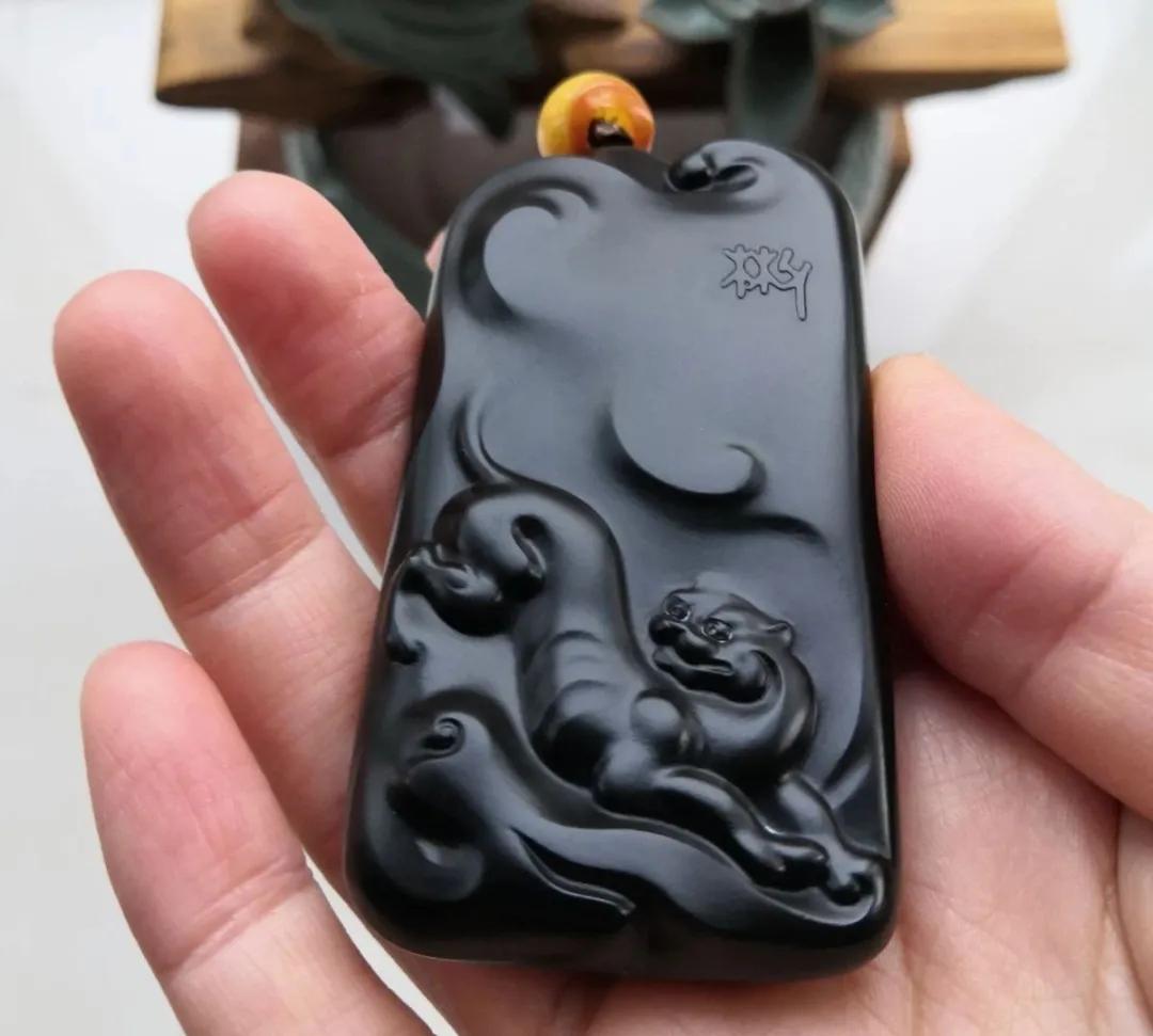 青花籽料山料和籽料,俄料籽料和山料籽料的区别