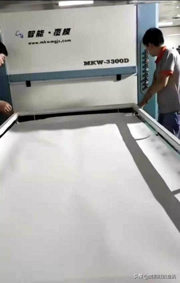 橱柜门板覆膜机价格图片,真空覆膜机橱柜