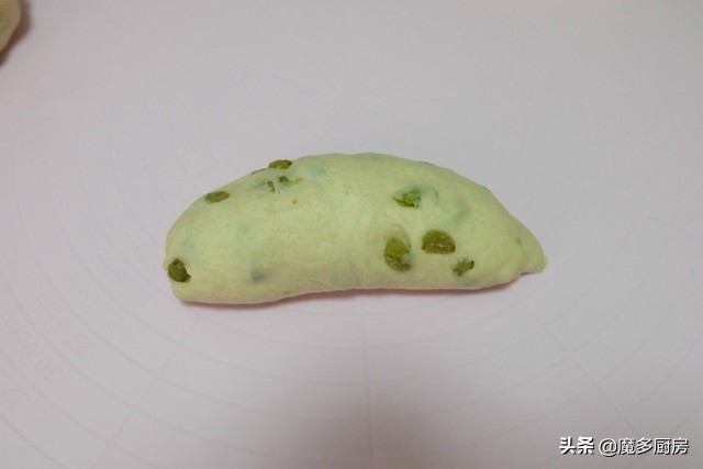 全麦葡萄干面包,抹茶全麦葡萄干面包