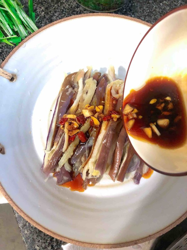 茄子怎么做老人最喜欢吃 (怎样做茄子老人喜欢吃)