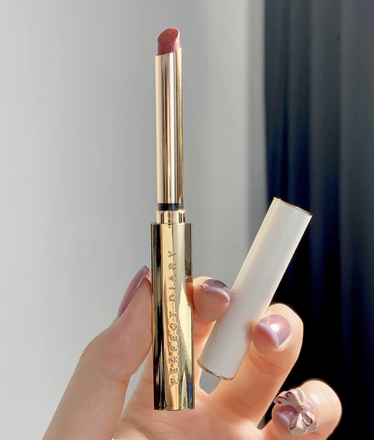 完美日记小细跟口红值得买吗,完美日记丝绒细管口红