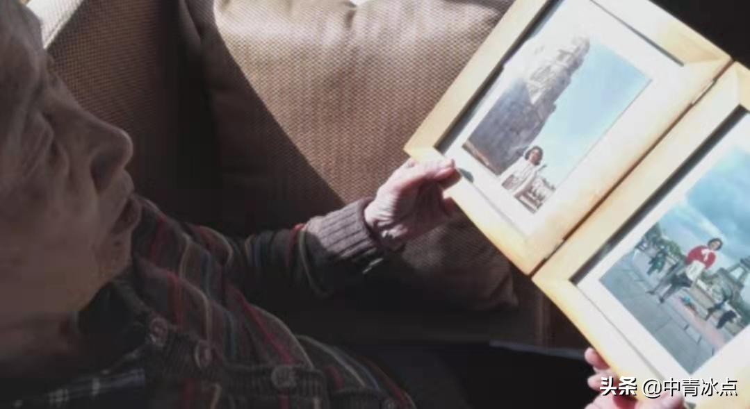 白发女带妈妈上学,白发女儿给父母跳舞