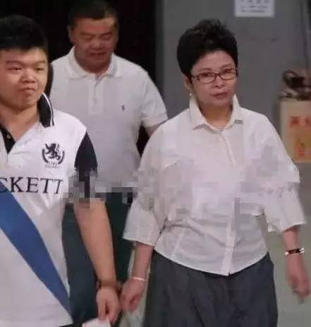 13次上春晚的人现状,曾上过22次春晚却因一句话被雪藏