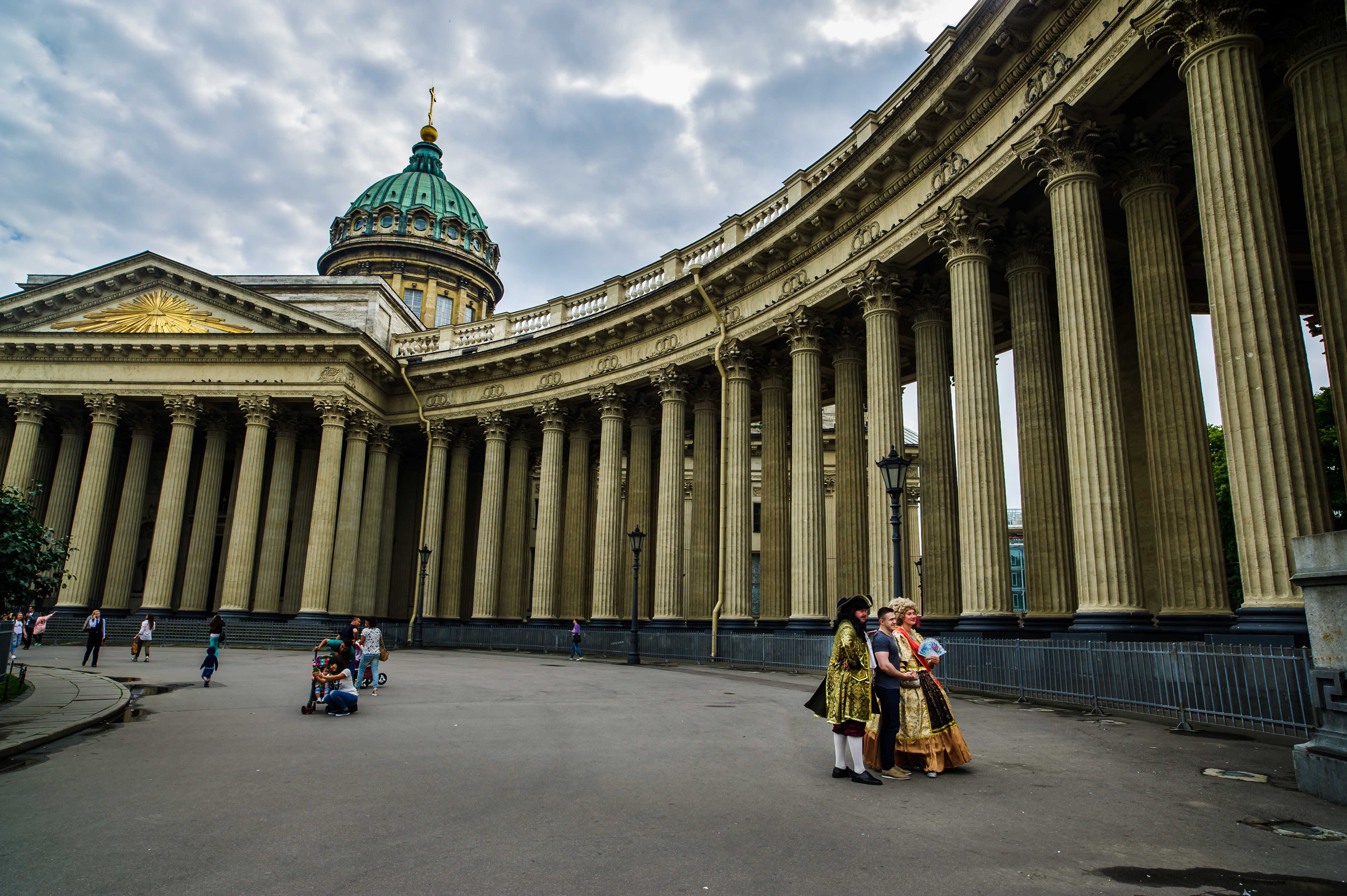 圣彼得堡景色迷人,圣彼得堡夏天的风景