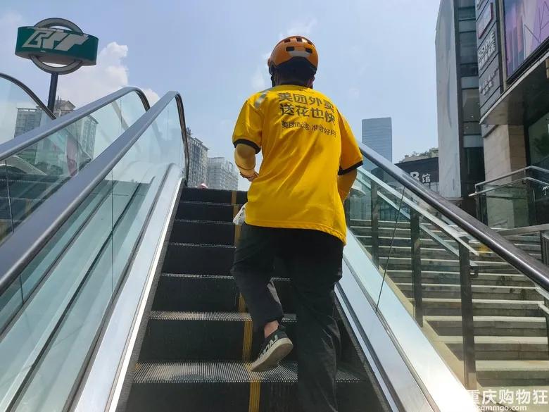 外卖小哥一天跑单13小时真实收入,月入过万外卖小哥工作多少个小时