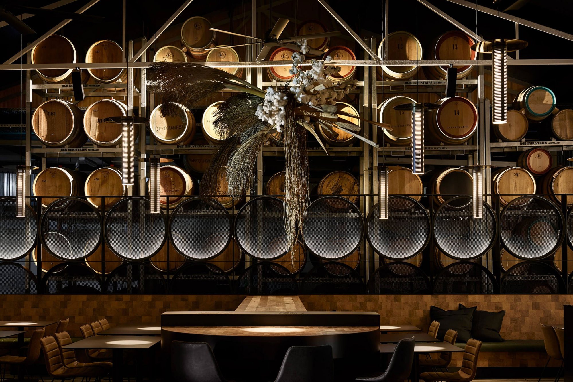 冷酷俊朗的工业风啤酒厂