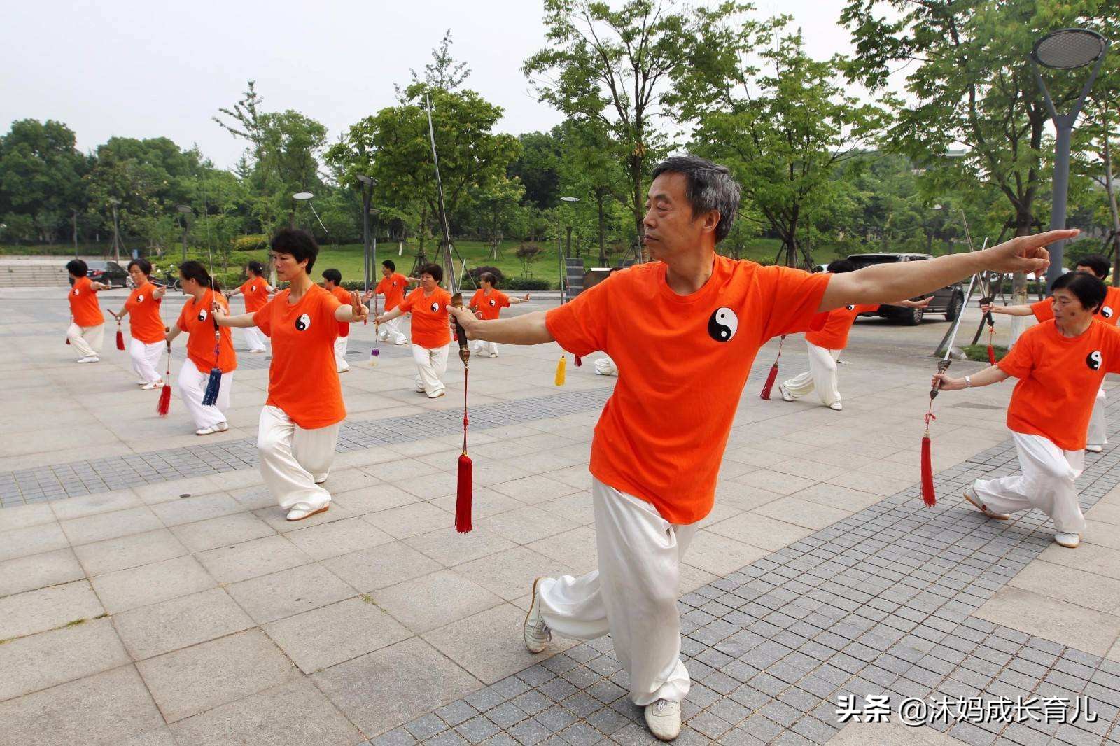 婆婆帮儿媳妇带娃就应该感谢吗,婆婆帮儿媳带孩子要给辛苦费