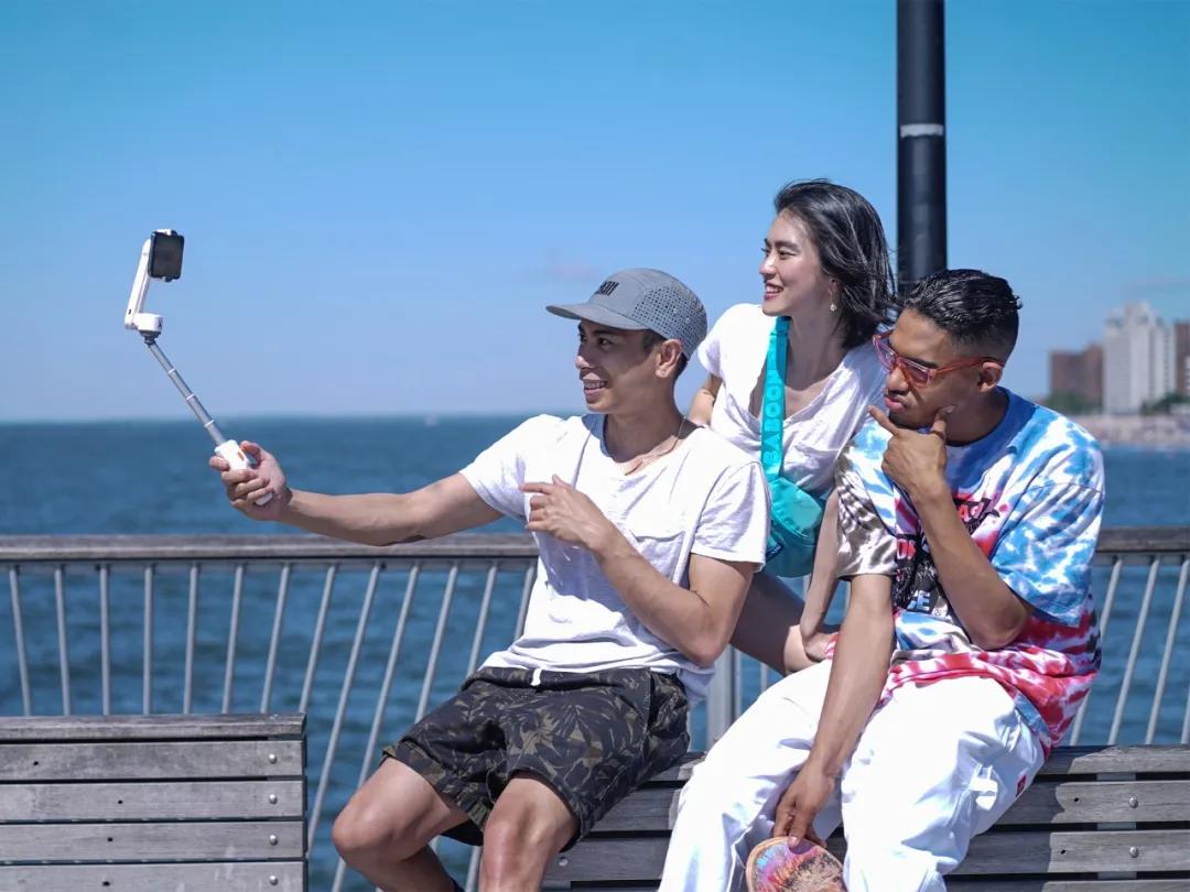 最适合拍vlog的设备手持自拍杆,拍vlog最好的自拍杆
