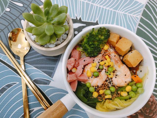 盘点五个美食网红几年的蜕变,盘点10种过气的网红美食