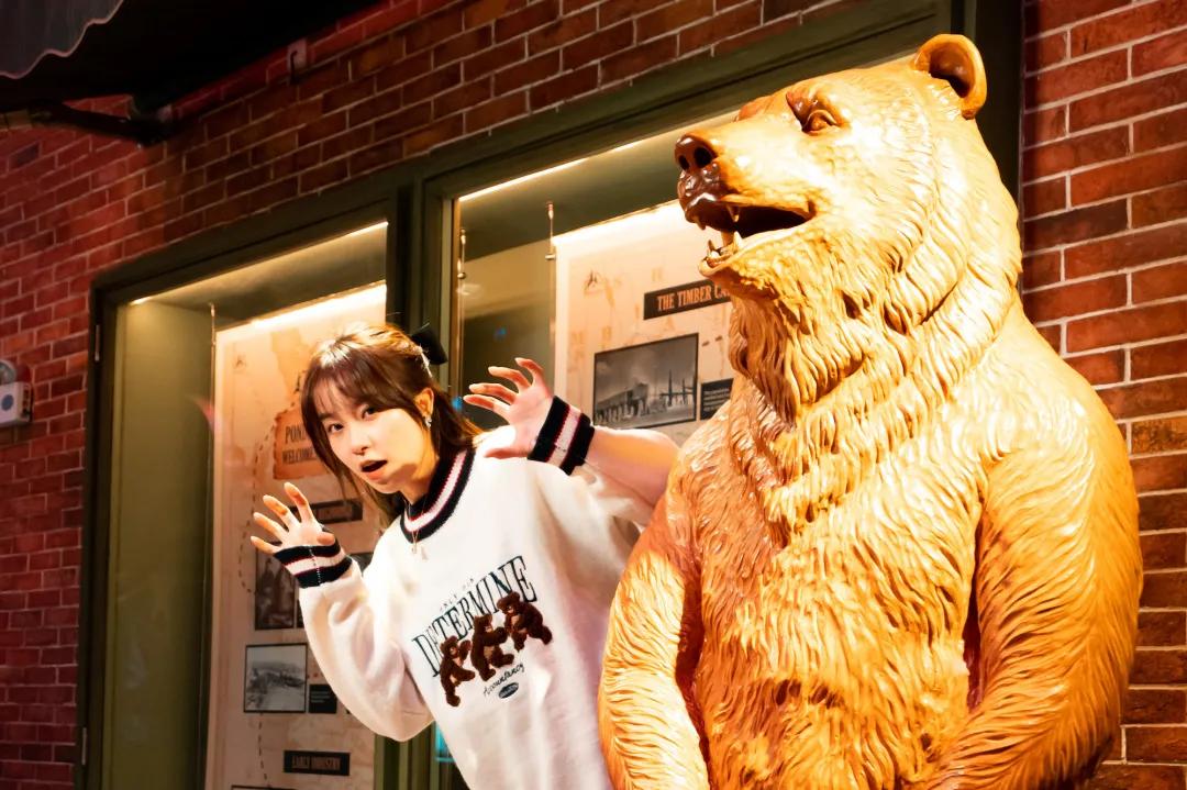 日夜不同科技感，春节潮玩创新方