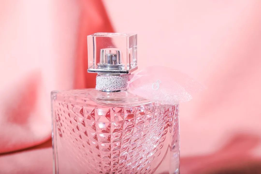 是心动的感觉,这颗大粉钻香水真是又仙又美