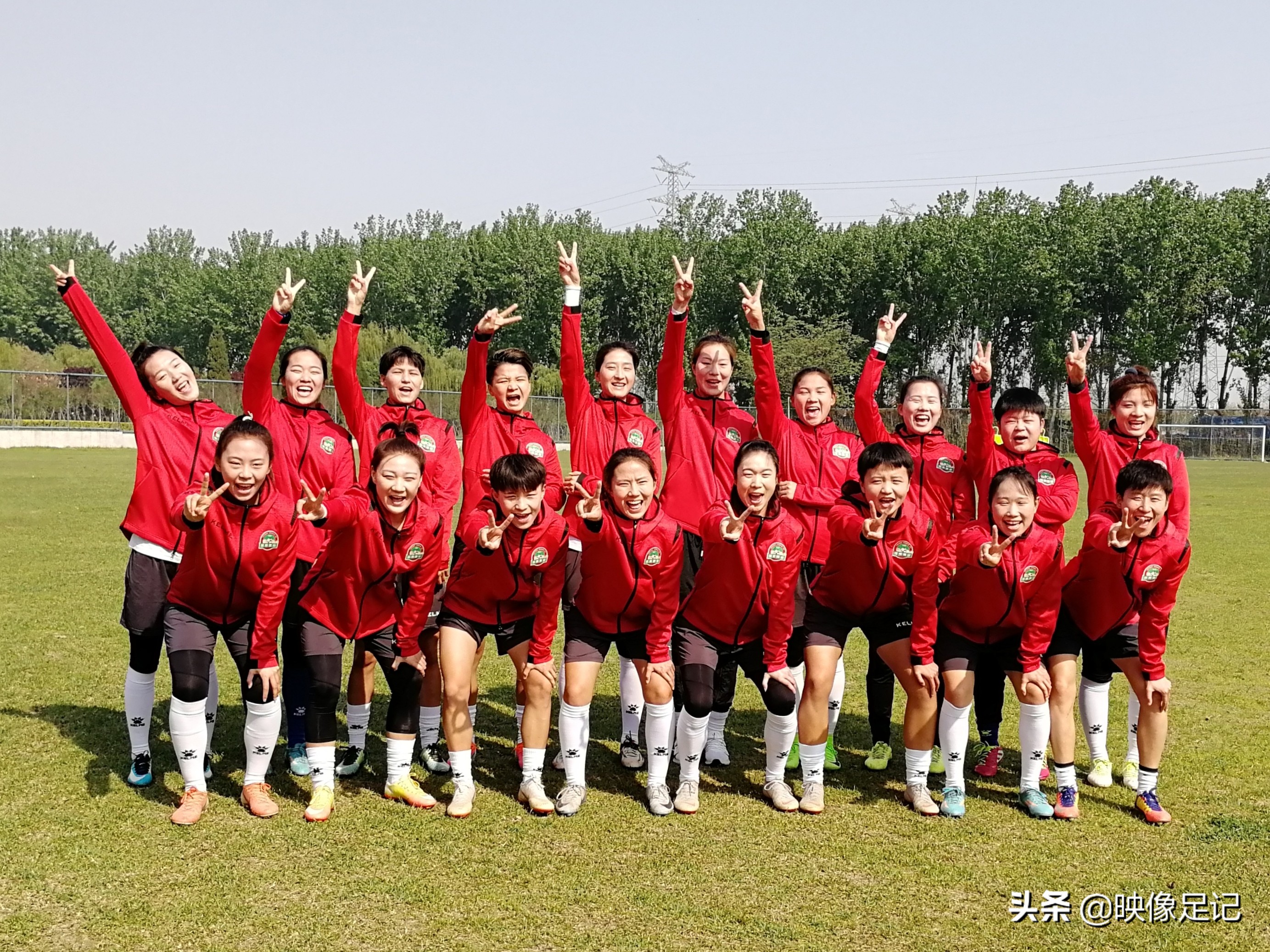 谁说女子不如男足球裁判,谁说女子不如男女足