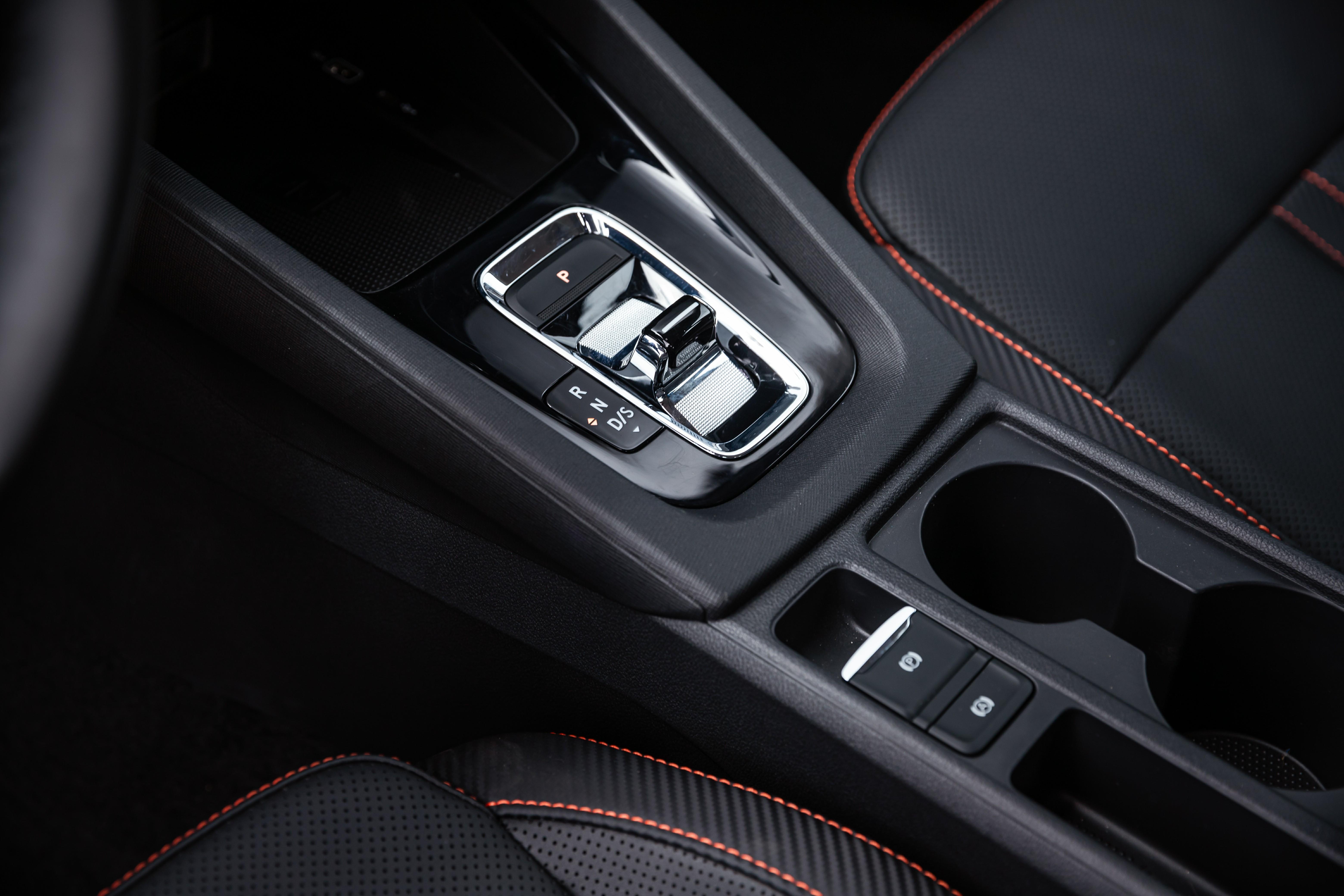 斯柯达明锐1.6和速腾发动机一样吗,斯柯达新明锐和速腾对比