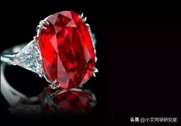 宝石除了能制作首饰还能用来干嘛,宝石的特点有哪些