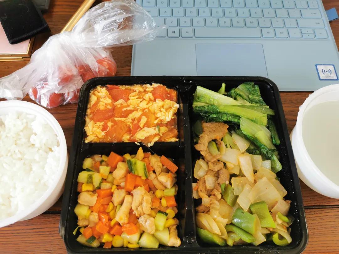 一票难求：为了能回国，她买了5张机票|对话留英中国留学生