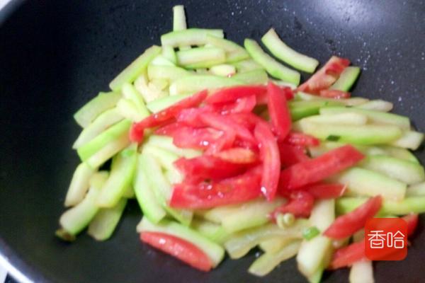 西瓜皮不炒可以做什么,西瓜皮不扔有什么用