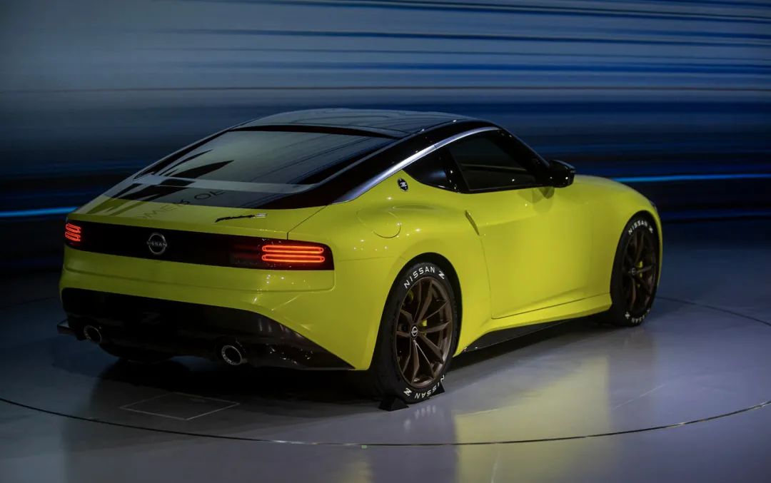 日本交警超跑,日本交警开跑车皇冠